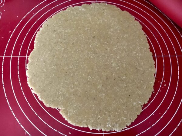Pâte sucrée à la coco étalée