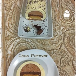 Bûche Choc Forever entière et coupe de la bûche