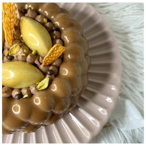 Montage de l’entremets Vintage 85 entier et découpé