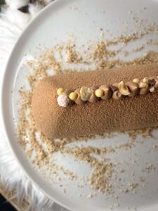 Dômes de ganache et noisettes sur Vague de gourmandise, vus du dessus